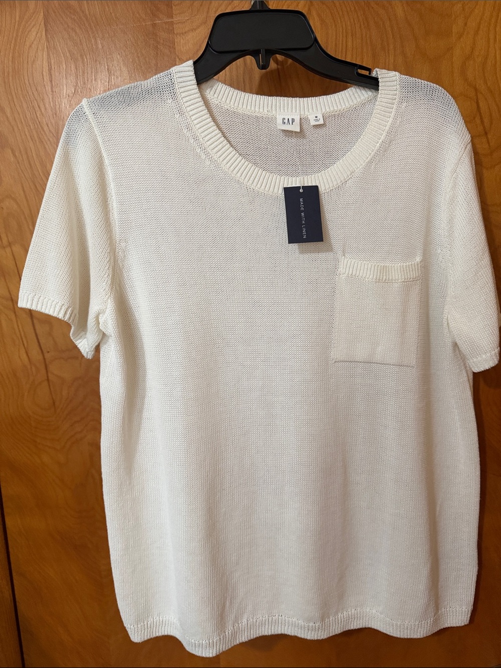 GAP Cream Short-Sleeve Knit Tee with Chest Pocket size medium nwt